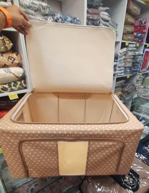باکس برزنتی اسکلت دار درب دار کرم سایز ۳