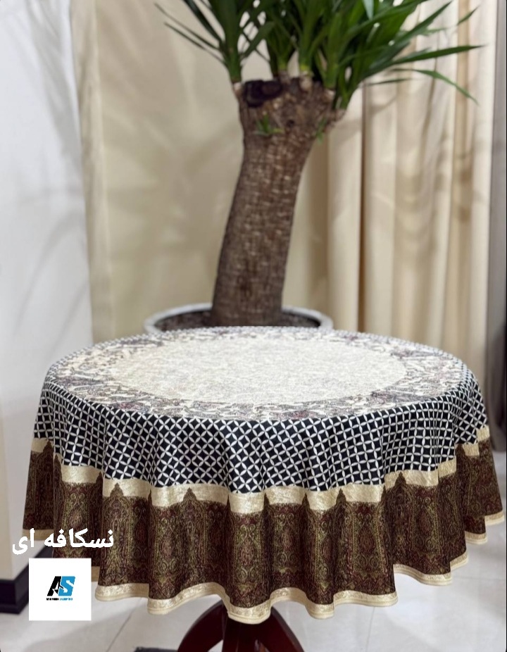 رومیزی و سفره پارچه ای ضد لک گرد قطر ۱۴۰ طرح شطرنجی نسکافه ای